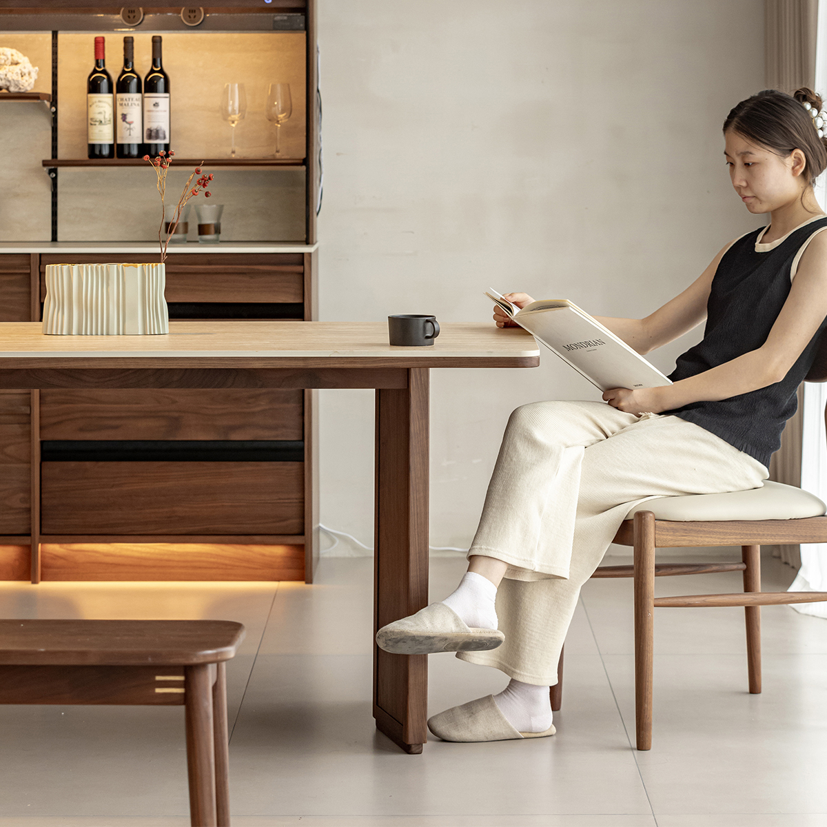 Woody Prime Walnut ウォールナット材 トラバーチンダイニングテーブル