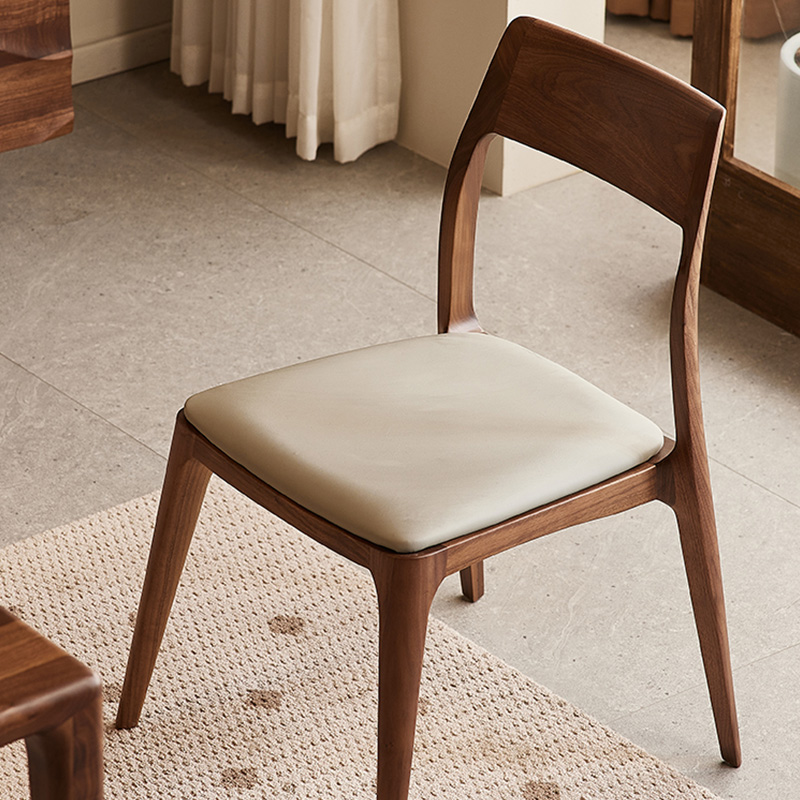 ブラックウォールナット材シンプルダイニングチェア | 快適な座り心地