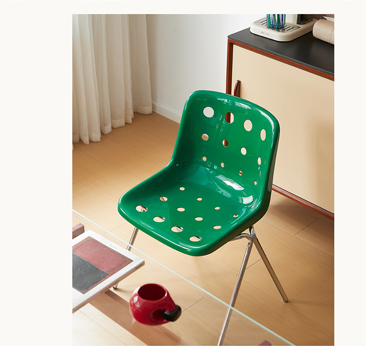 ポルカドットチェア | 明るい水玉が空間に軽快なリズムを生む