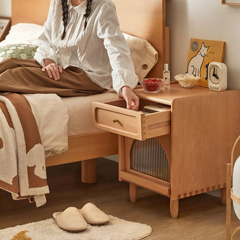 ブナ材リブガラスナチュナルベッドサイドキャビネット