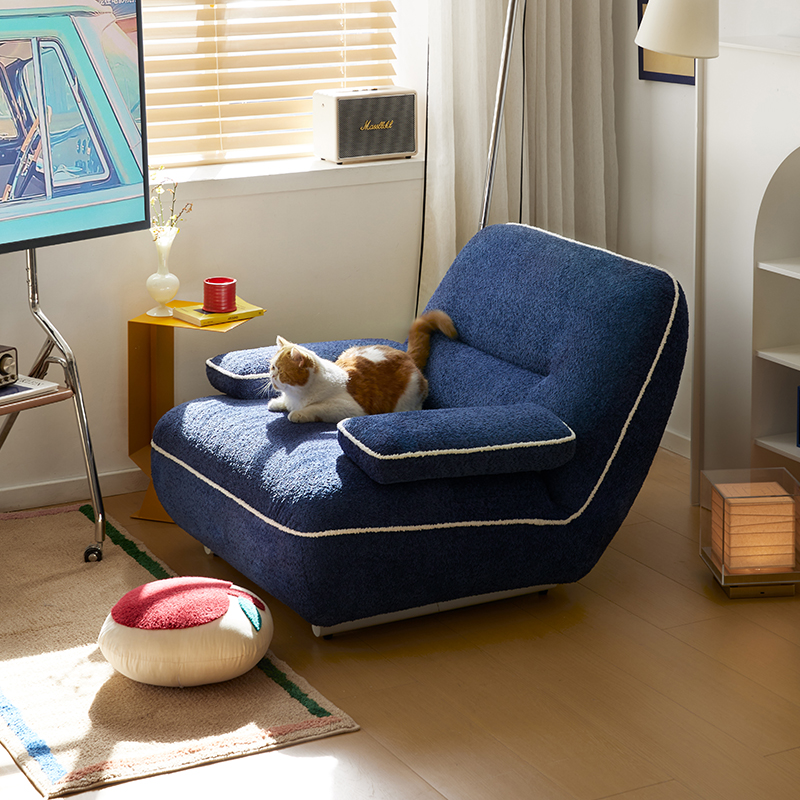 ラウンジクラウドソファ | 長時間快適にくつろげる高級感漂うデザイン