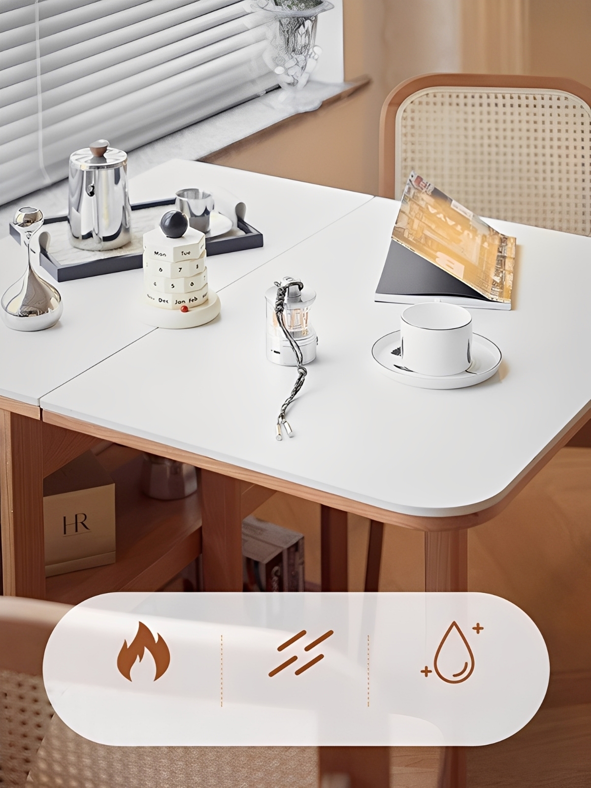 折り畳み式多目的テーブル