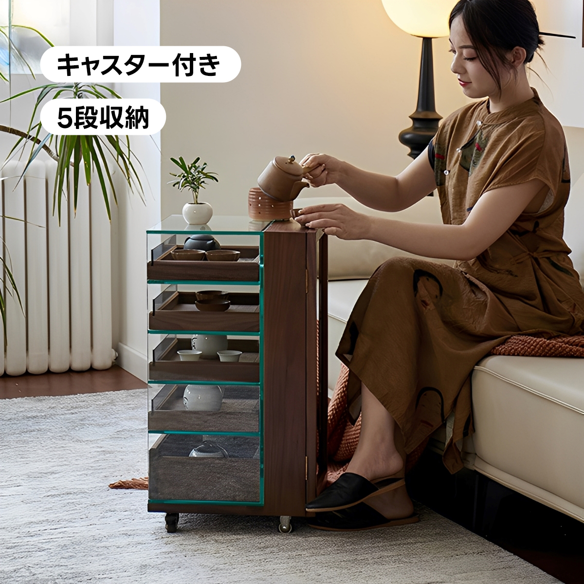 天然木ガラスキャビネット | コンパクトながら収納力も魅力の一台 – CAGUUU