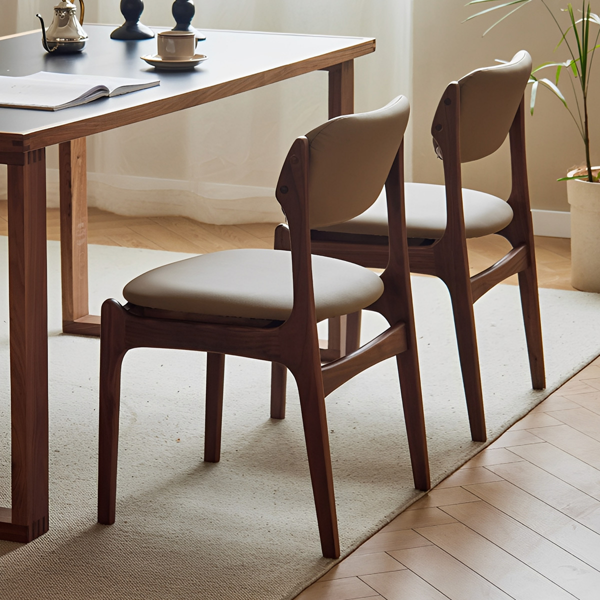 カーブフレームチェア