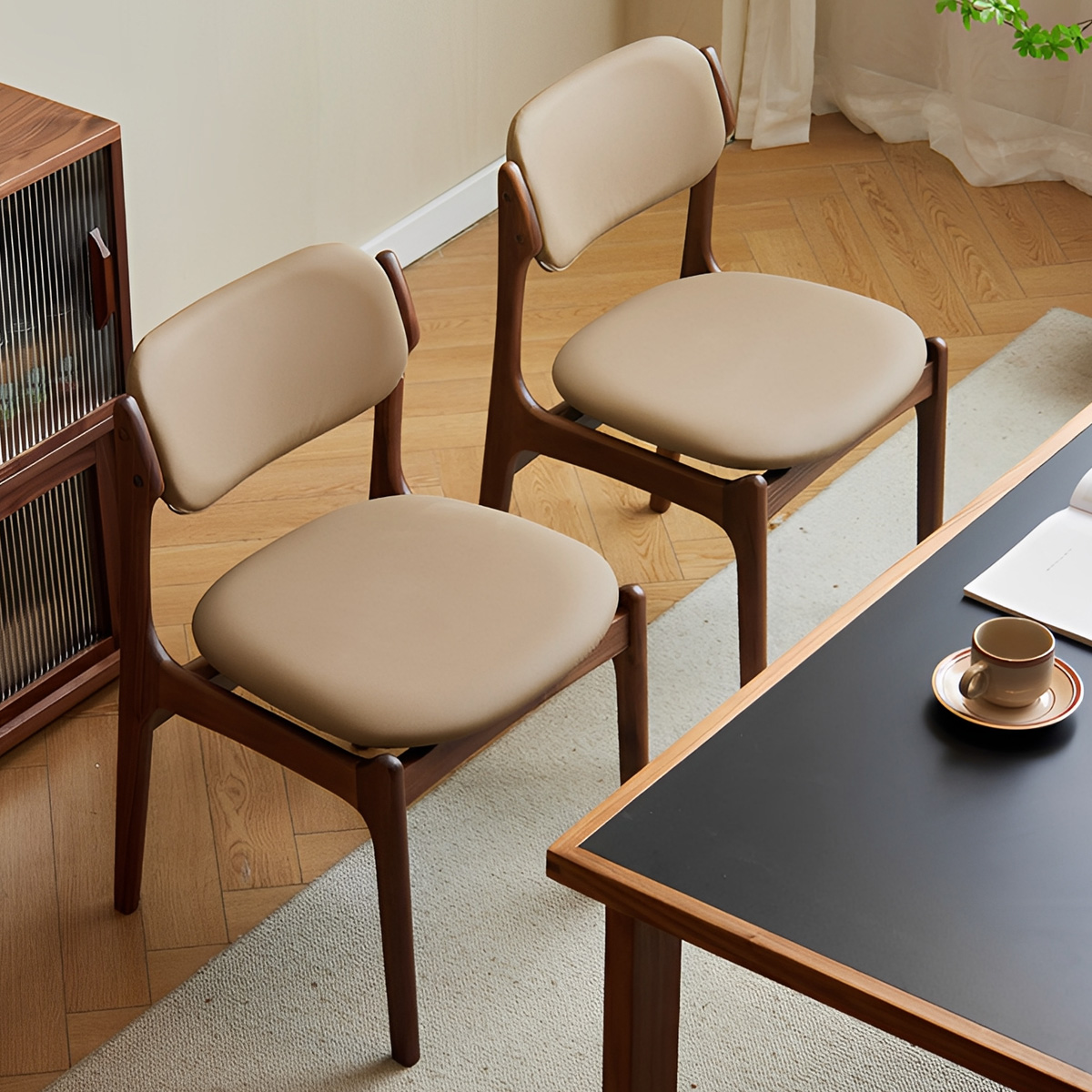 カーブフレームチェア