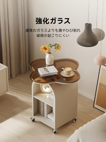 四つ葉のクローバーサイドテーブル