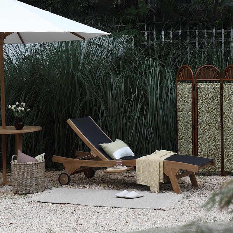 キャスター付き屋外用リクライニングチェア