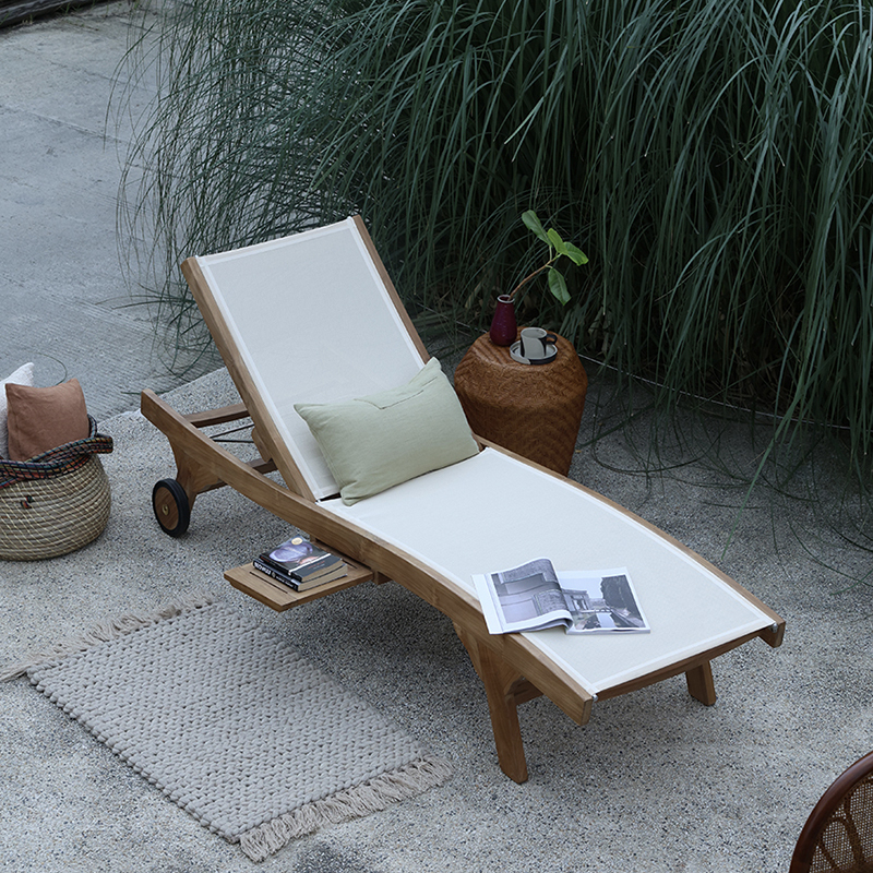 キャスター付き屋外用リクライニングチェア