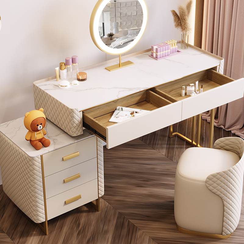 キルティングデザインドレッサー | 上質感と多彩な機能を一つにまとめ