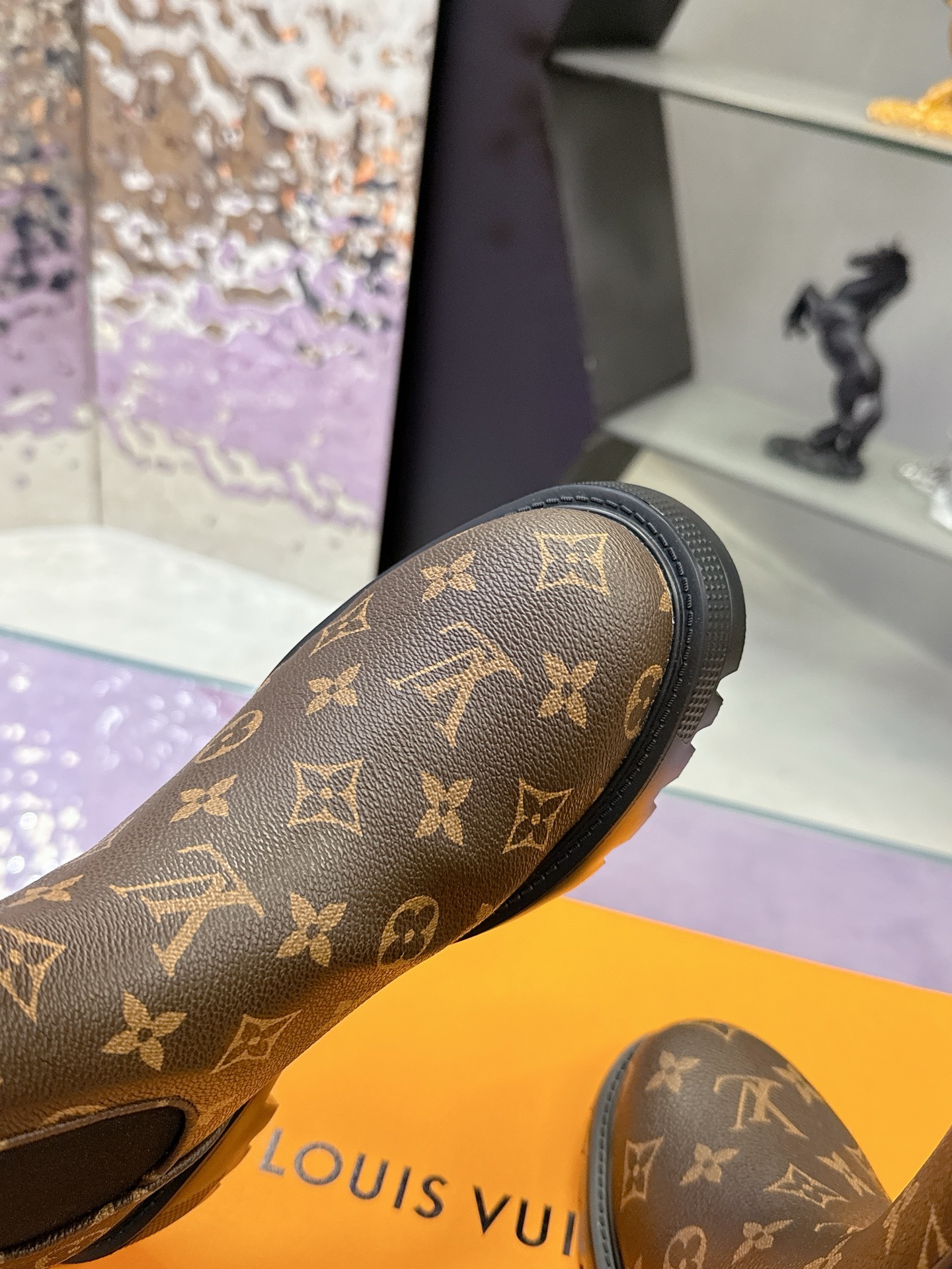 ルイ ヴィトン ( Louis Vuitton) 2025 レディース 靴  レザー