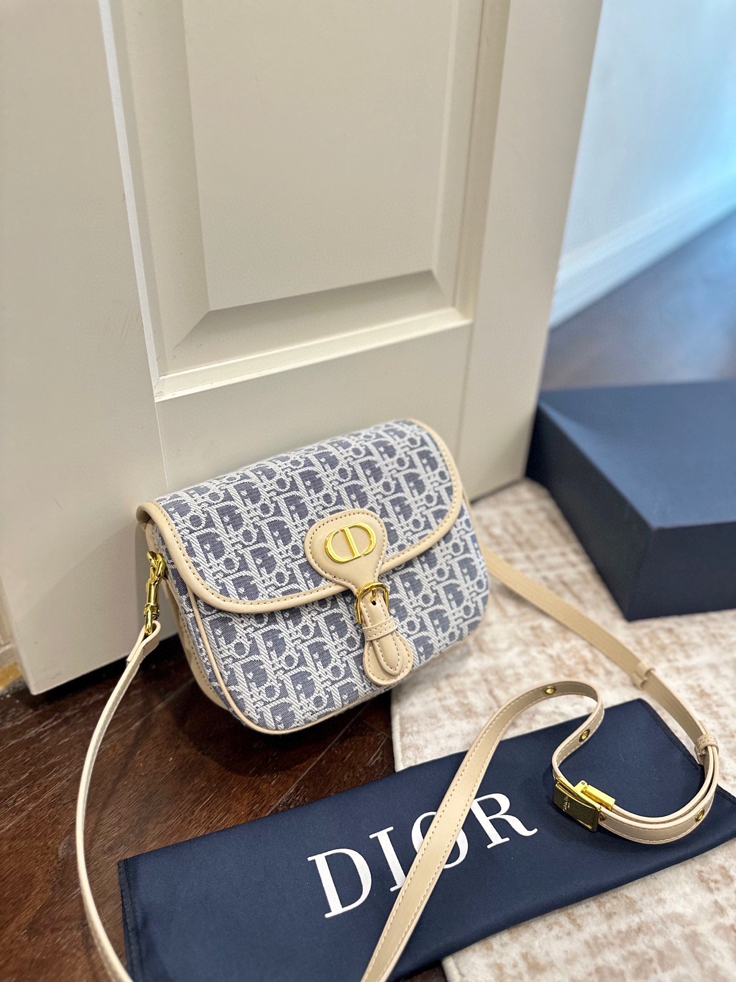 ディオール(Dior)  CD 新作 バッグ 21cm