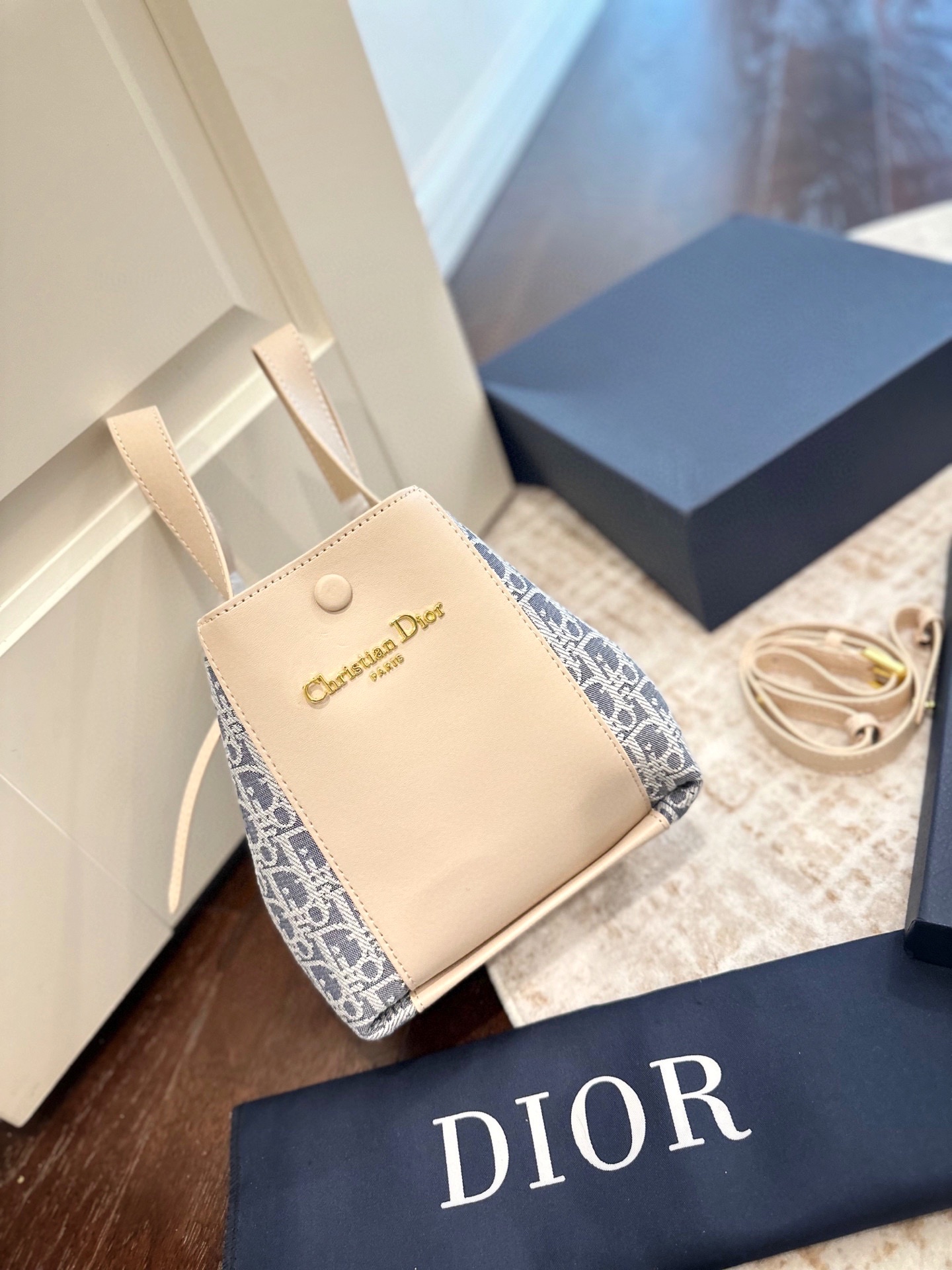 ディオール(Dior)  CD 新作 バッグ 21x11x20cm