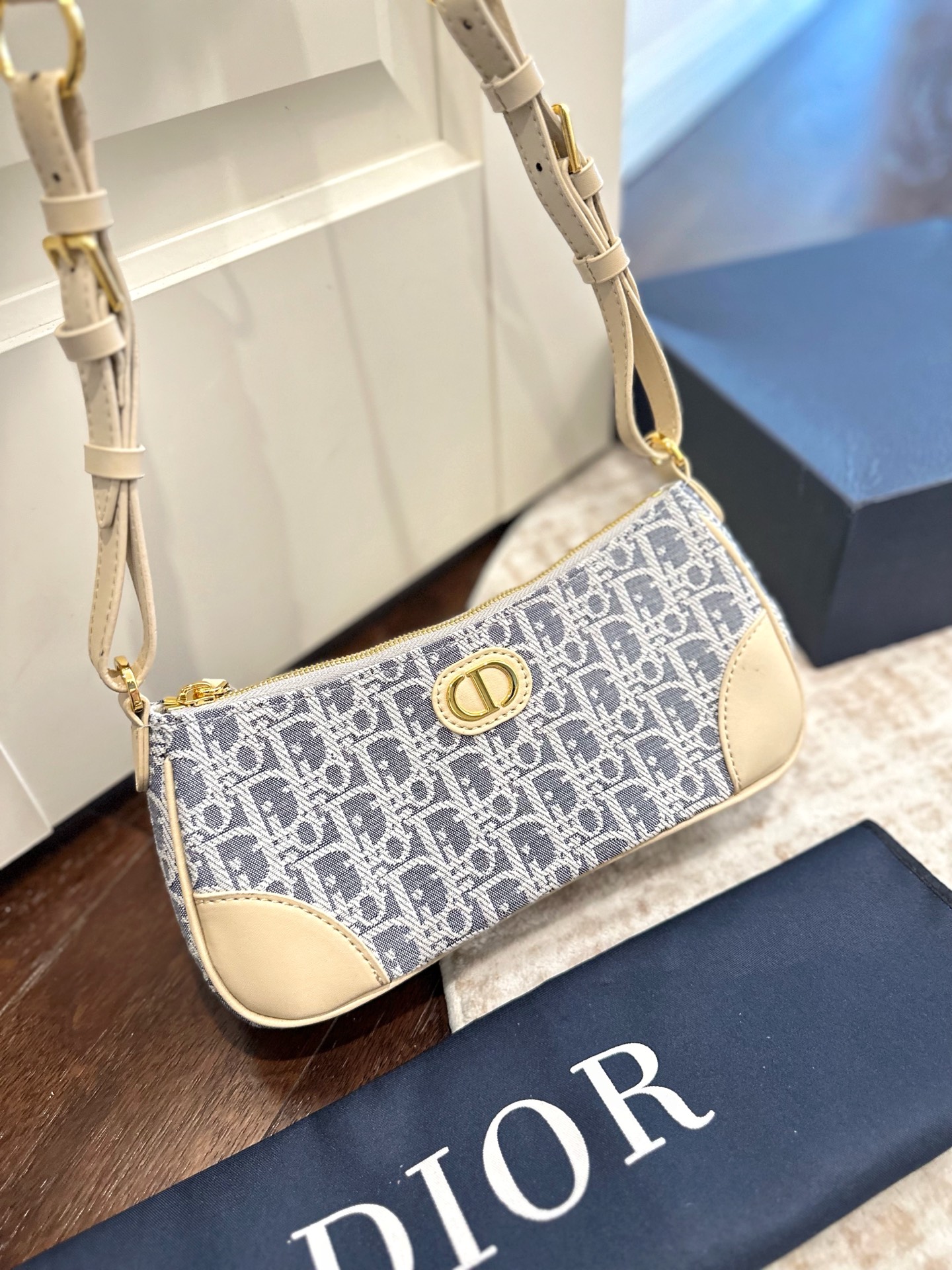ディオール(Dior)  CD 新作 バッグ 25x13cm