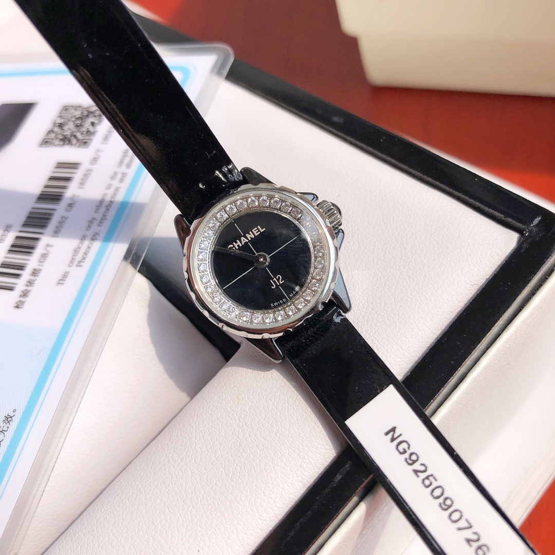 シャネル(Chanel)  レディース 時計 黒 19mm