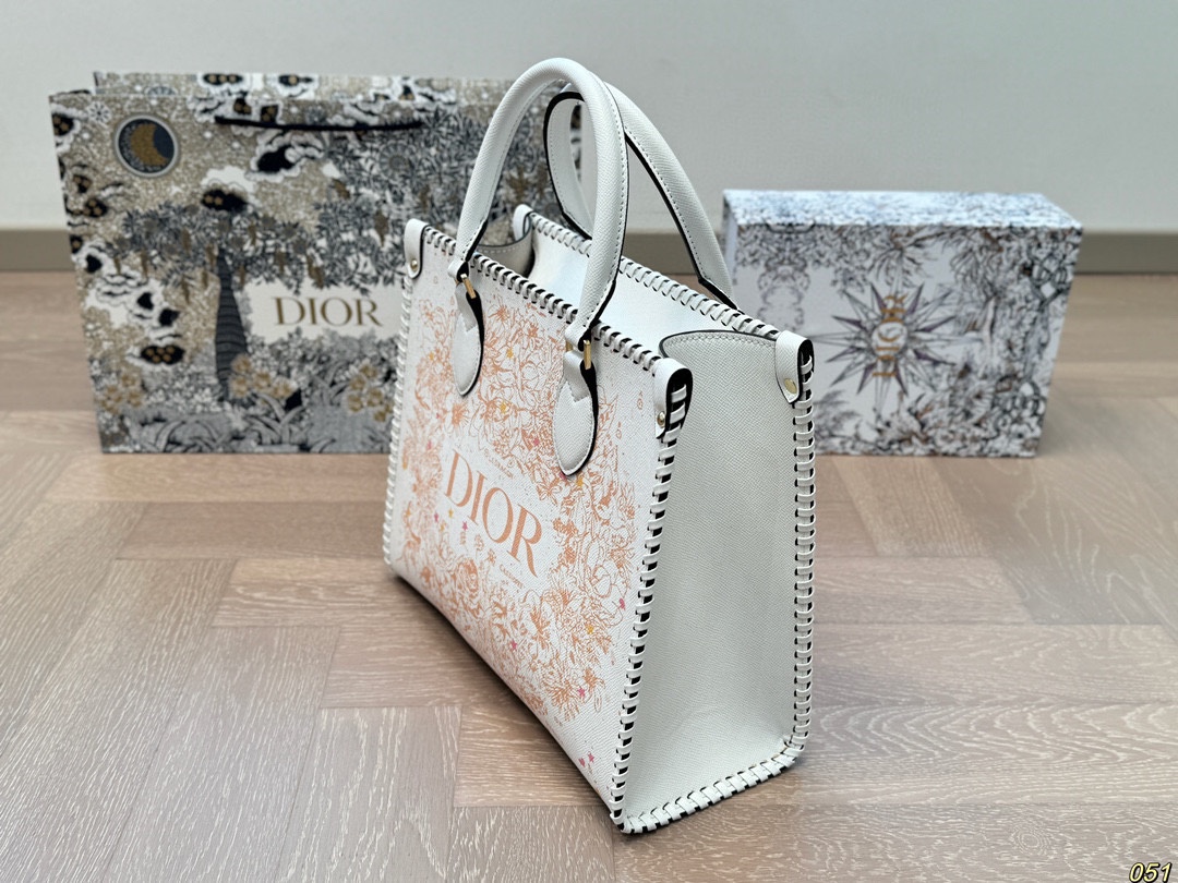 ディオール(Dior)  バッグ  32X28cm