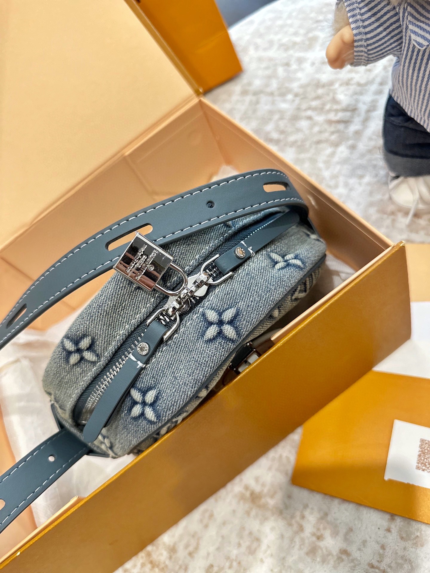ルイ ヴィトン ( Louis Vuitton)デニム ショルダーバッグ 17cm