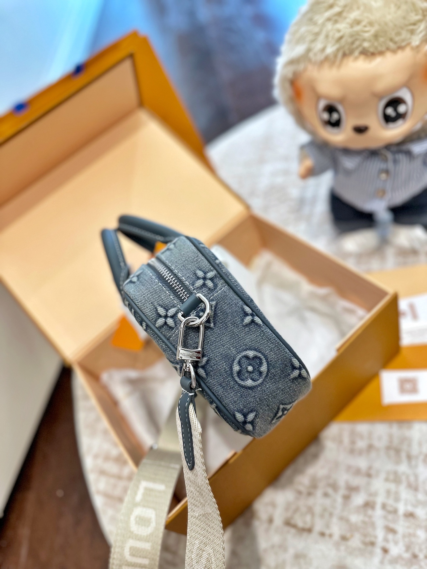 ルイ ヴィトン ( Louis Vuitton)デニム ショルダーバッグ 24cm