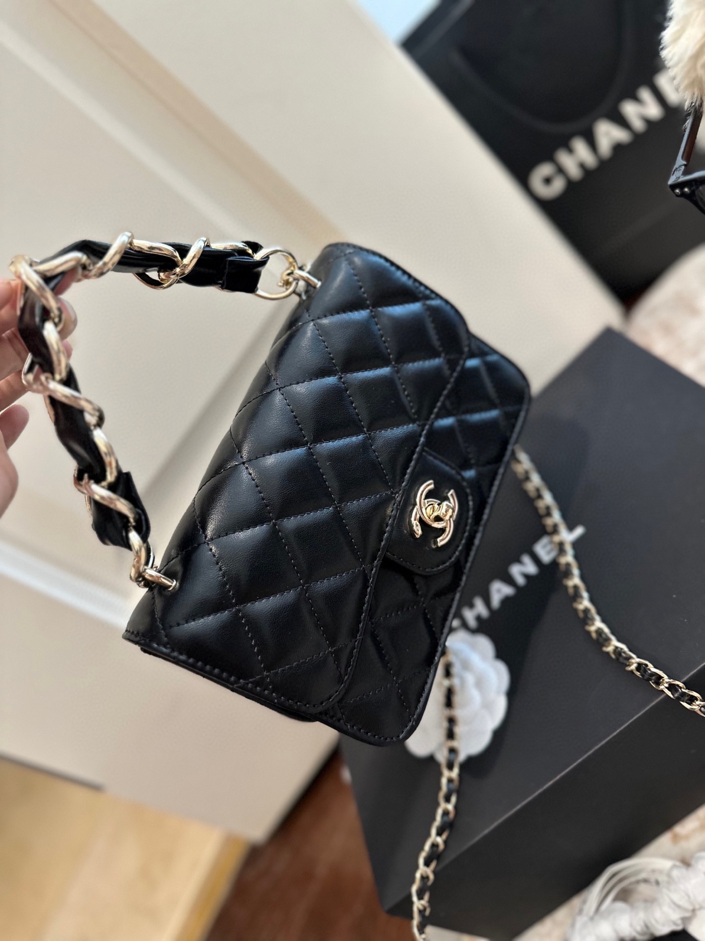 シャネル(Chanel) 25B チェーン バッグ 黒 19cm