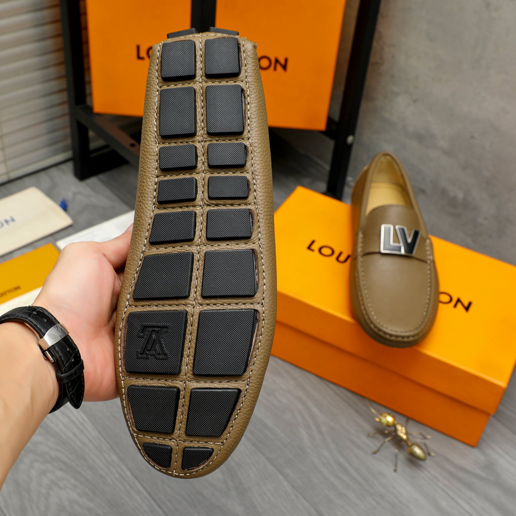 ルイ ヴィトン ( Louis Vuitton) おしゃれ 革靴  ブラウン メンズ