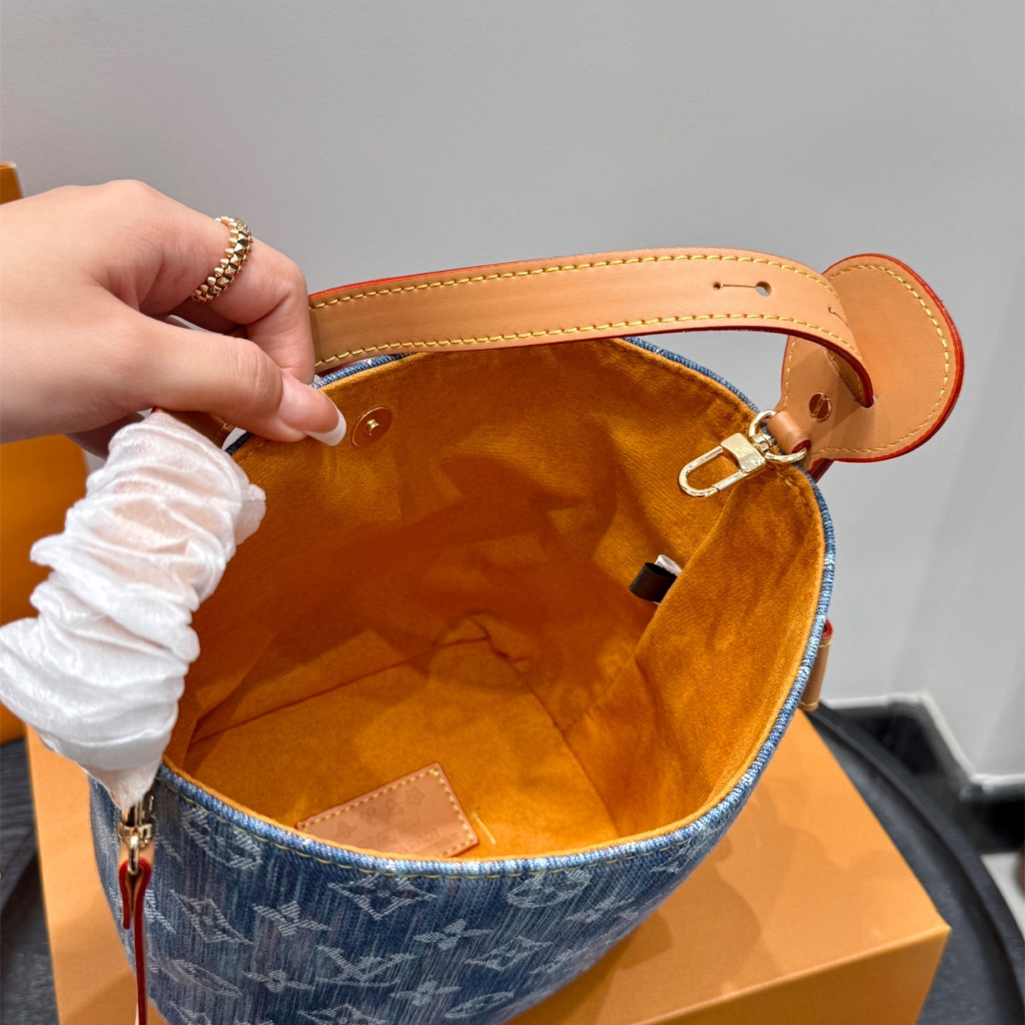 ルイ ヴィトン ( Louis Vuitton)デニム 手提げ バッグ 17x18cm