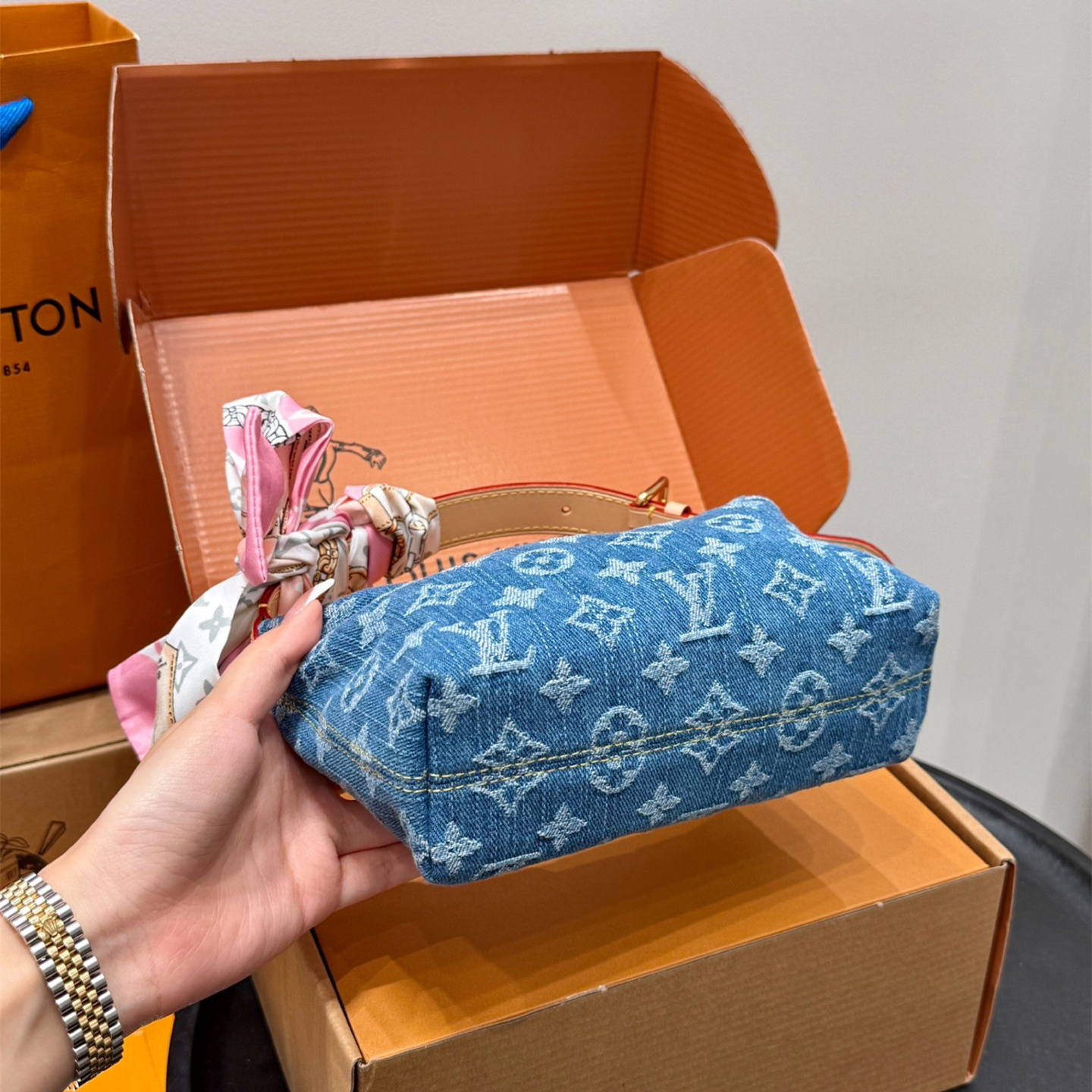 ルイ ヴィトン ( Louis Vuitton)デニム 小さめ 肩掛け バッグ 18cm