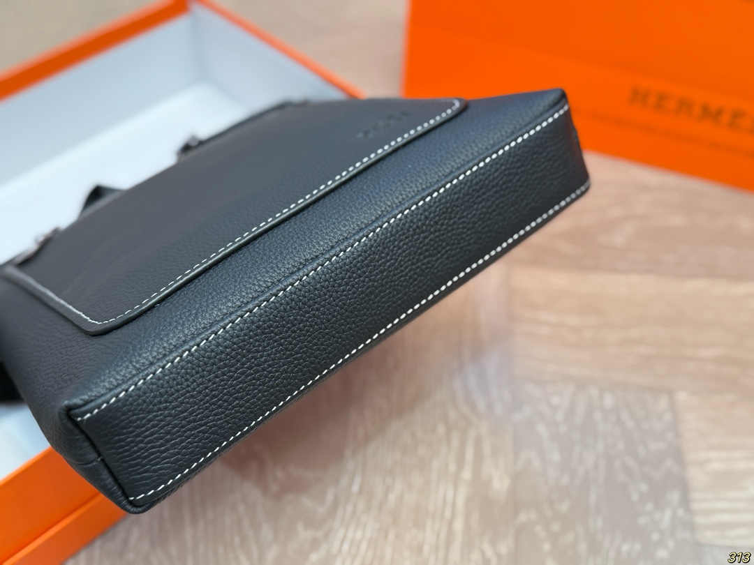 【HERMES】エルメス 斜 めがけ 24x27cm