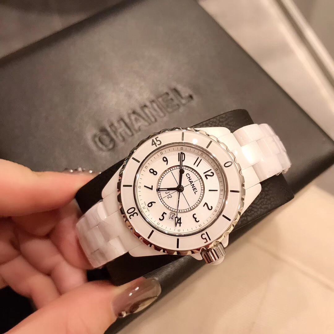 シャネル(Chanel) セラミック J12 時計  白 33mm
