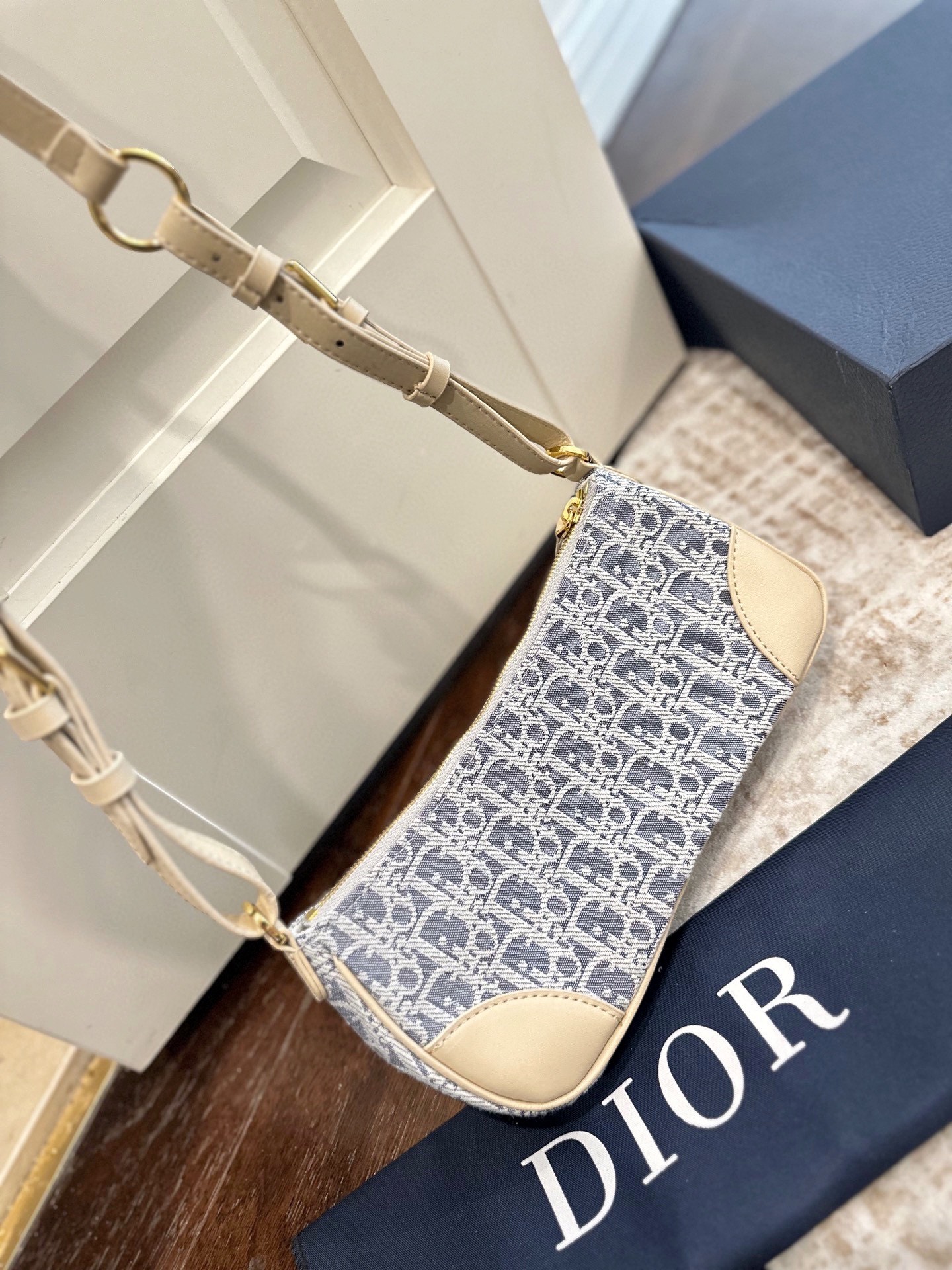 ディオール(Dior)  CD 新作 バッグ 25x13cm