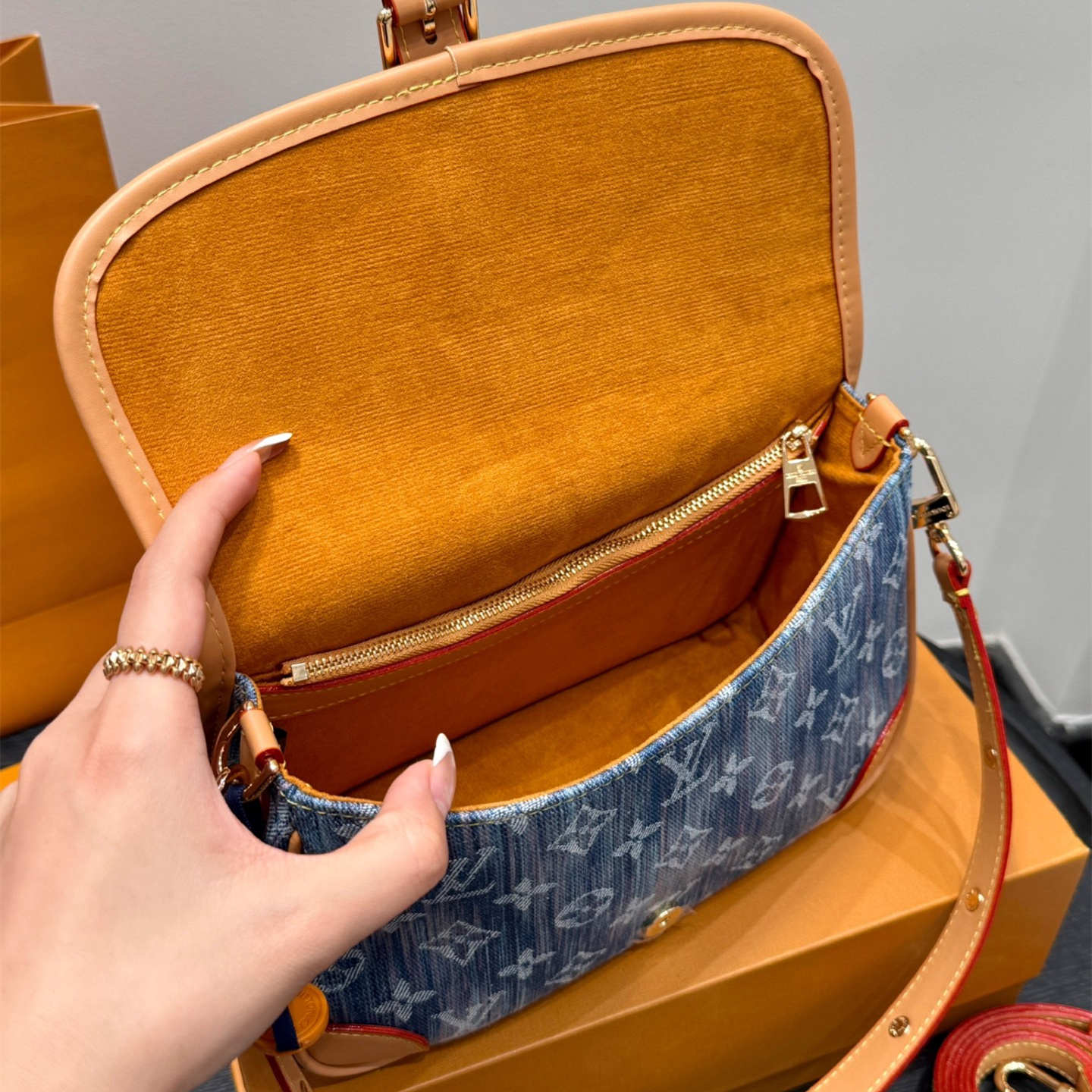 ルイ ヴィトン ( Louis Vuitton)デニム 肩掛け バッグ 26x15cm