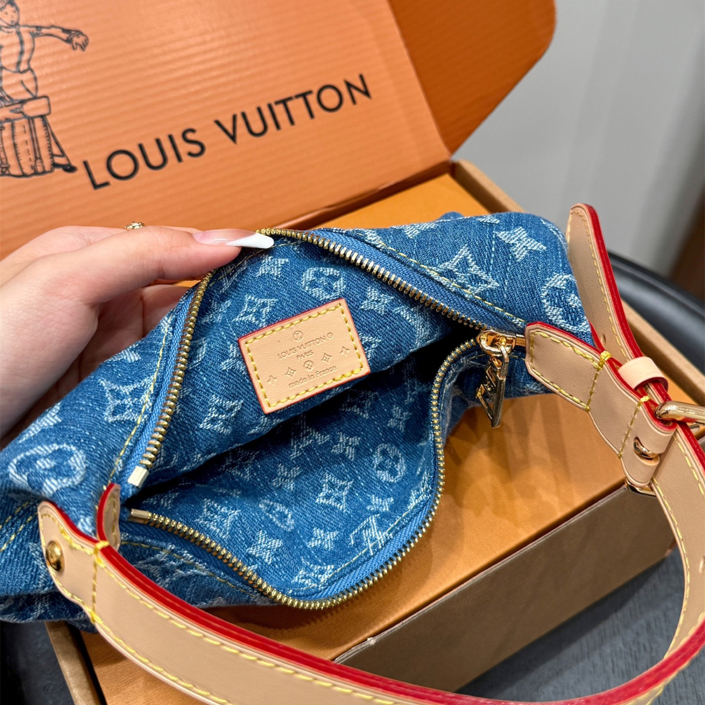 ルイ ヴィトン ( Louis Vuitton)デニム 小さめ 肩掛け バッグ 18cm