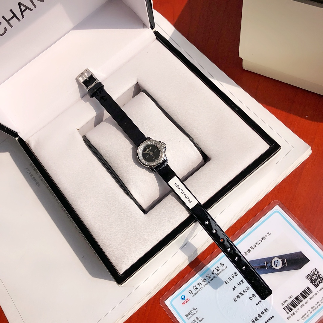 シャネル(Chanel)  レディース 時計 黒 19mm