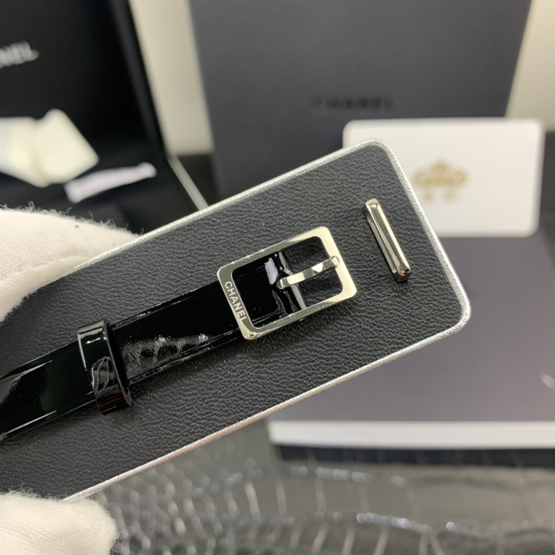 シャネル(Chanel)  レディース 時計 黒 19mm