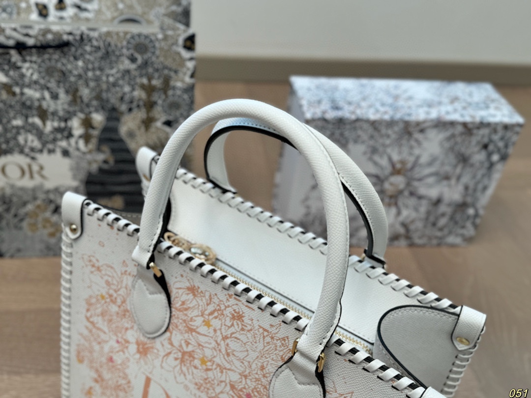 ディオール(Dior)  バッグ  32X28cm