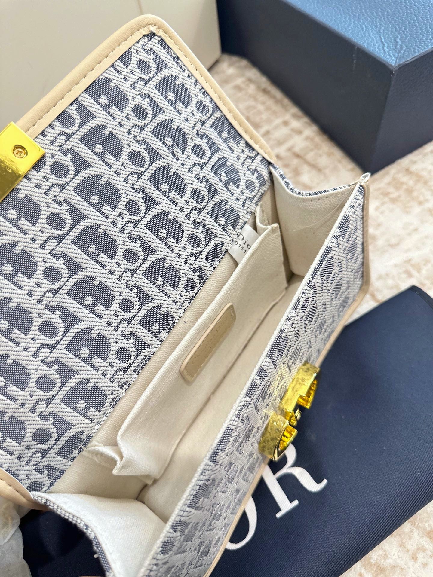 ディオール(Dior)  CD 新作 バッグ 21cm 23cm