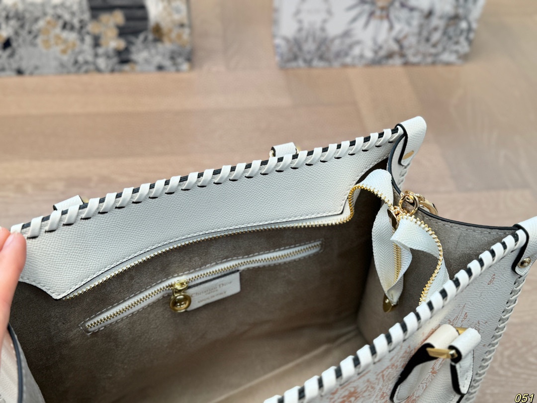 ディオール(Dior)  バッグ  32X28cm