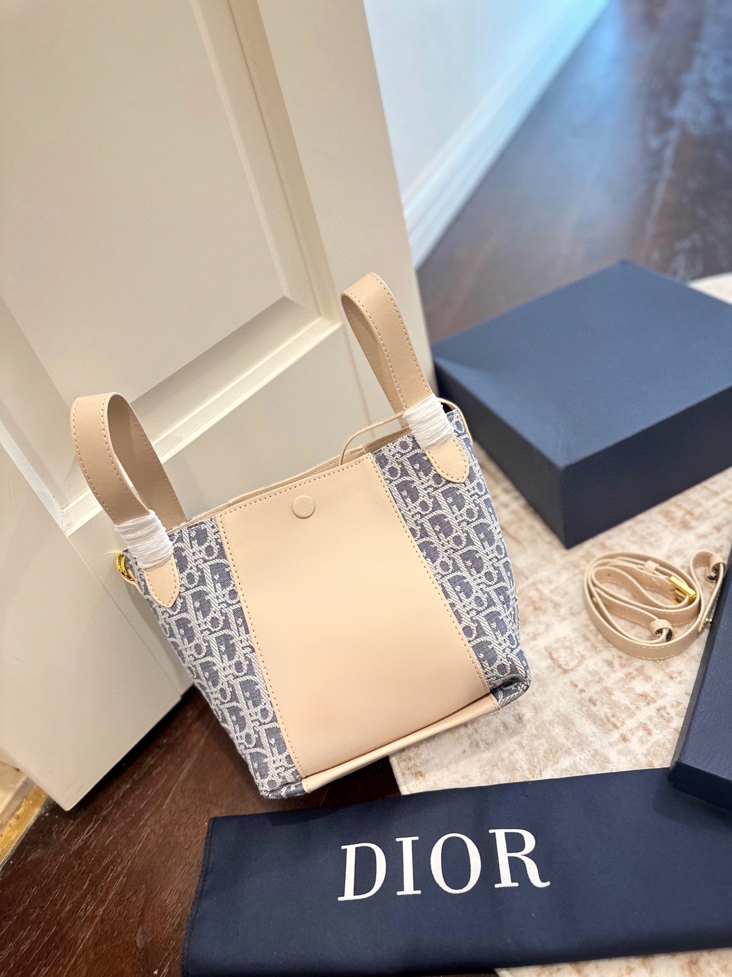 ディオール(Dior)  CD 新作 バッグ 21x11x20cm