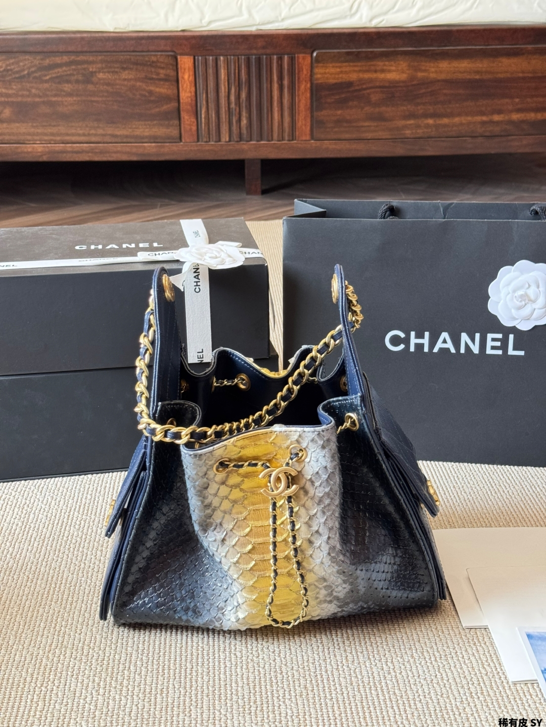 シャネル(Chanel) 新作 25S クロコ チェーン バッグ 25x20cm