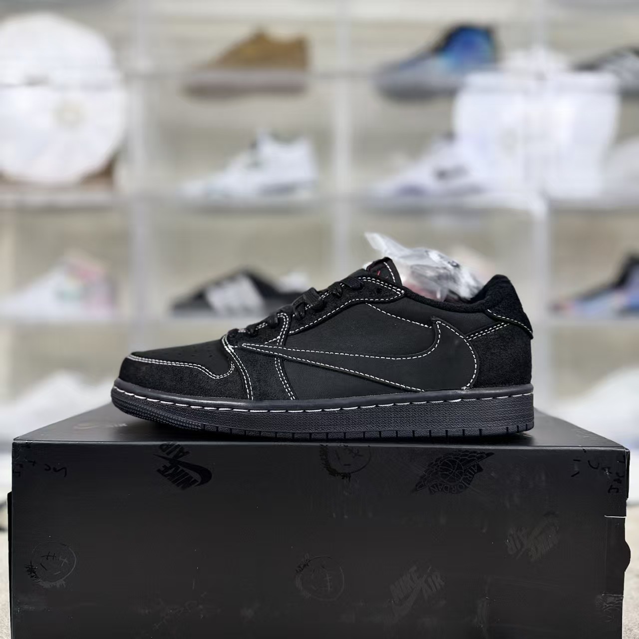 Travis Scott x Jordan 1 Retro Low OG SP  Black Phantom