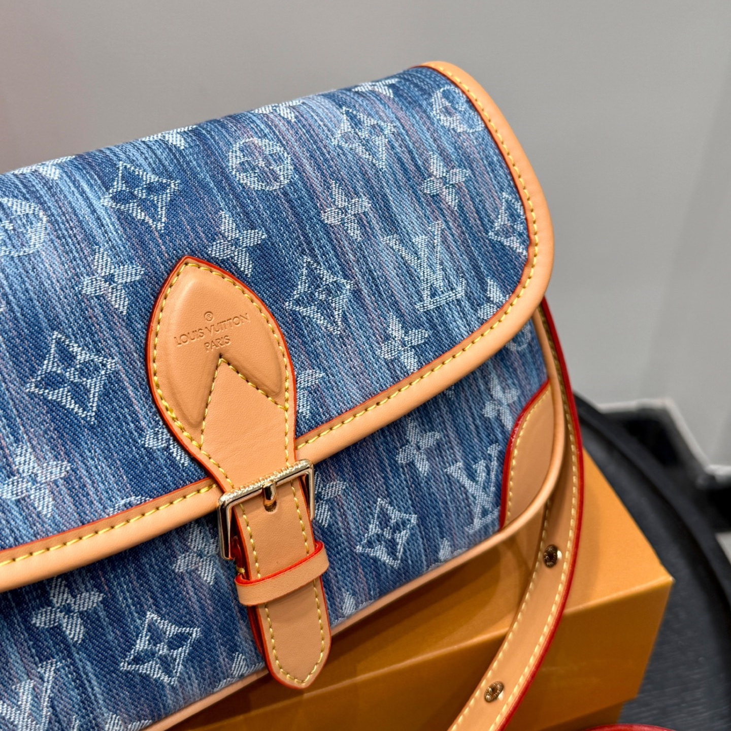 ルイ ヴィトン ( Louis Vuitton)デニム 肩掛け バッグ 26x15cm