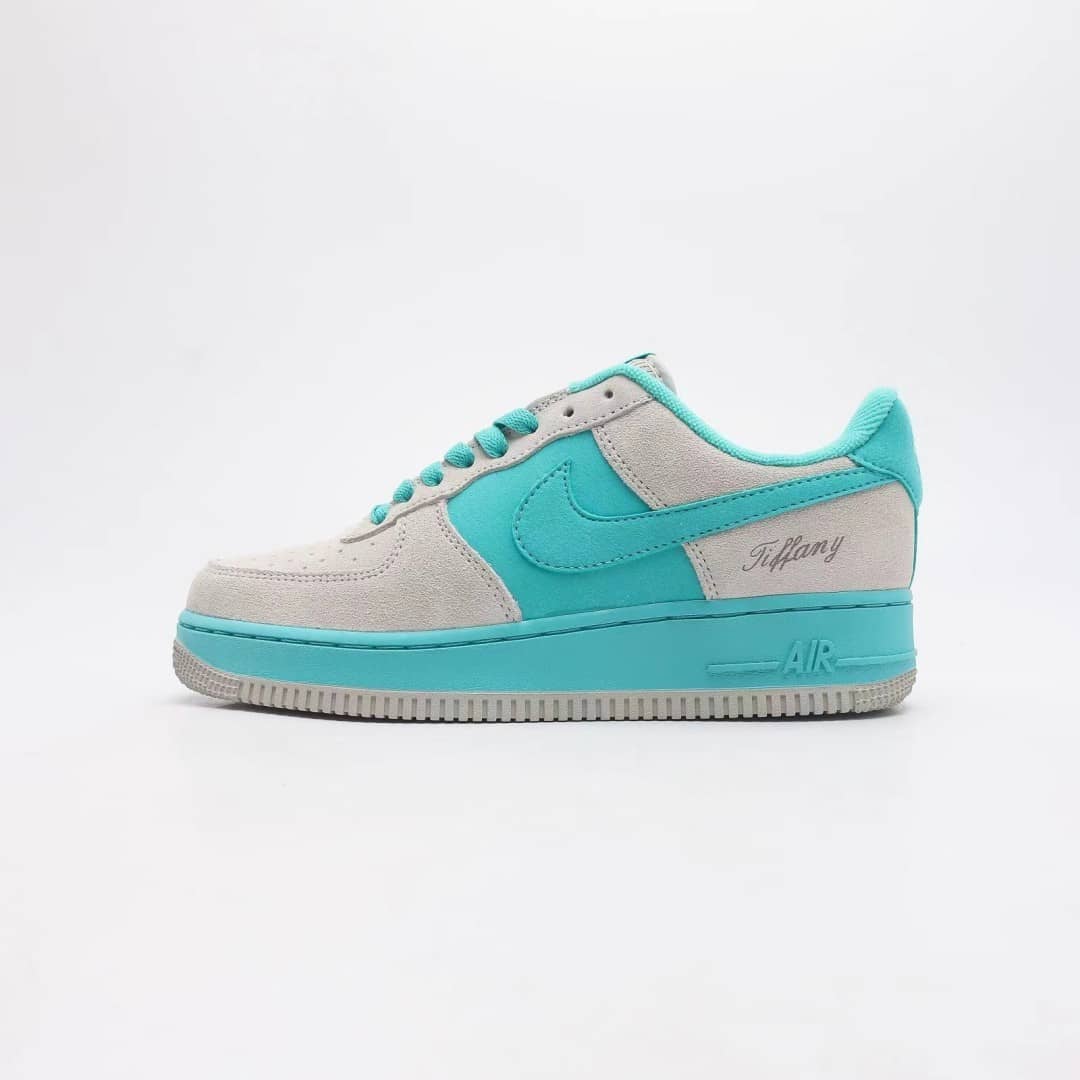 【NIKE】★日本国内では未発売💓NIKE X TIFFANY AIR FORCE 1 LOWが新たなカスタムシューズで再登場★超人気■男女兼用🔥お見逃しなく！