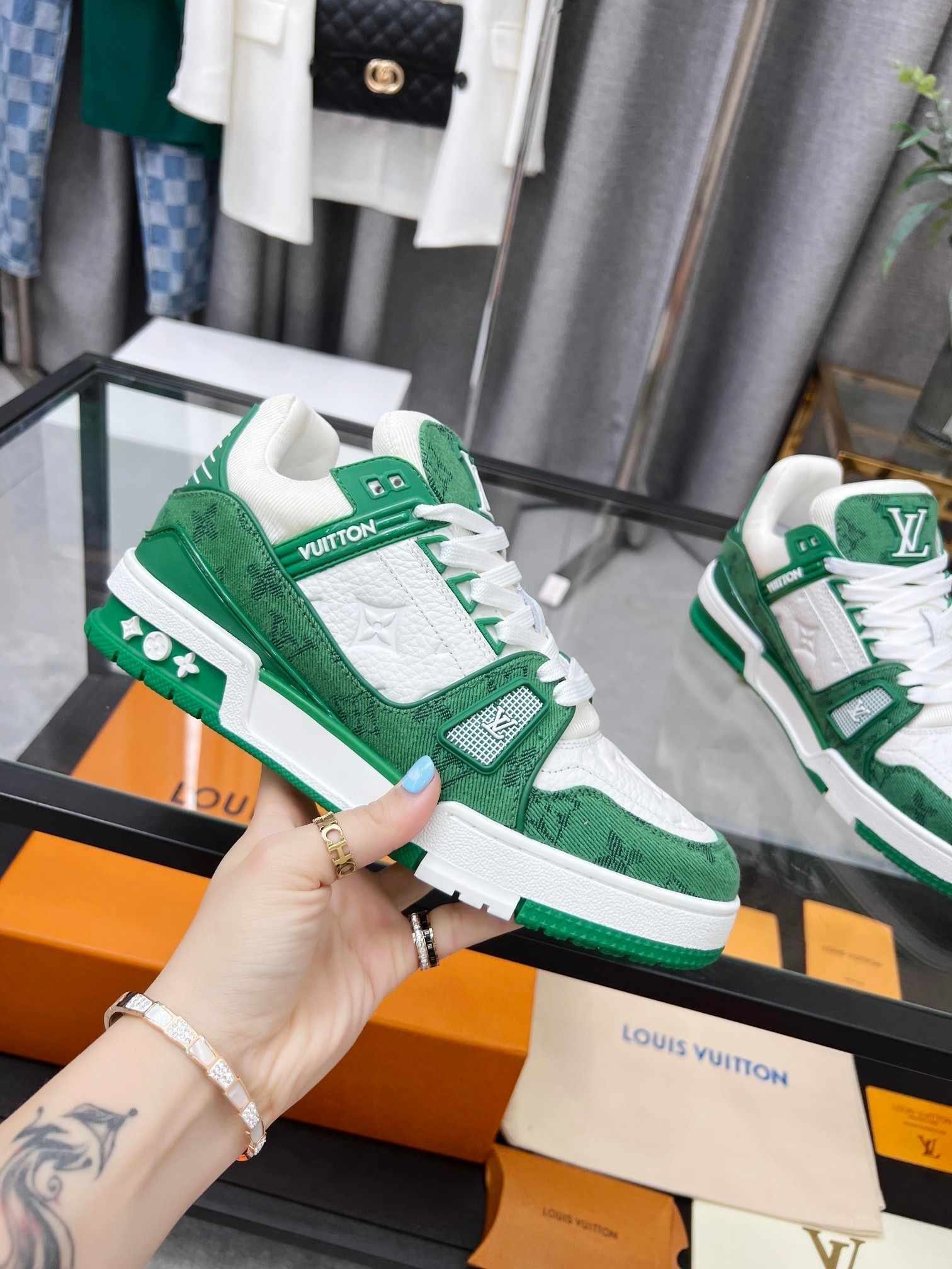 2026SS LV Trainer スニーカー  グリーン ユニセックス 