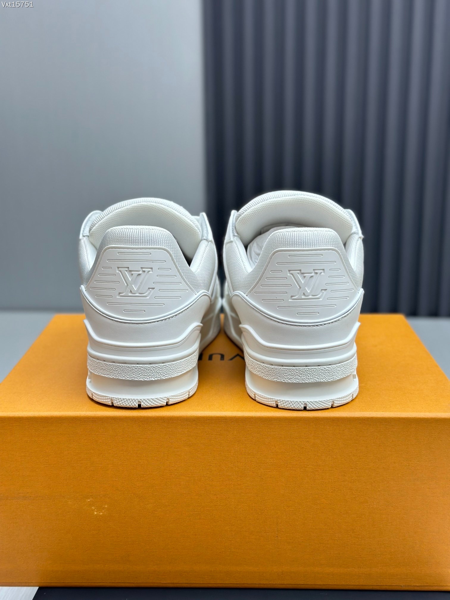 2026SS LV Trainer スニーカー ユニセックス