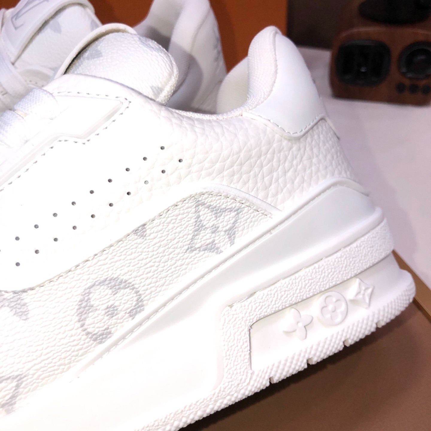 2026SS LV Trainer スニーカー ユニセックス 