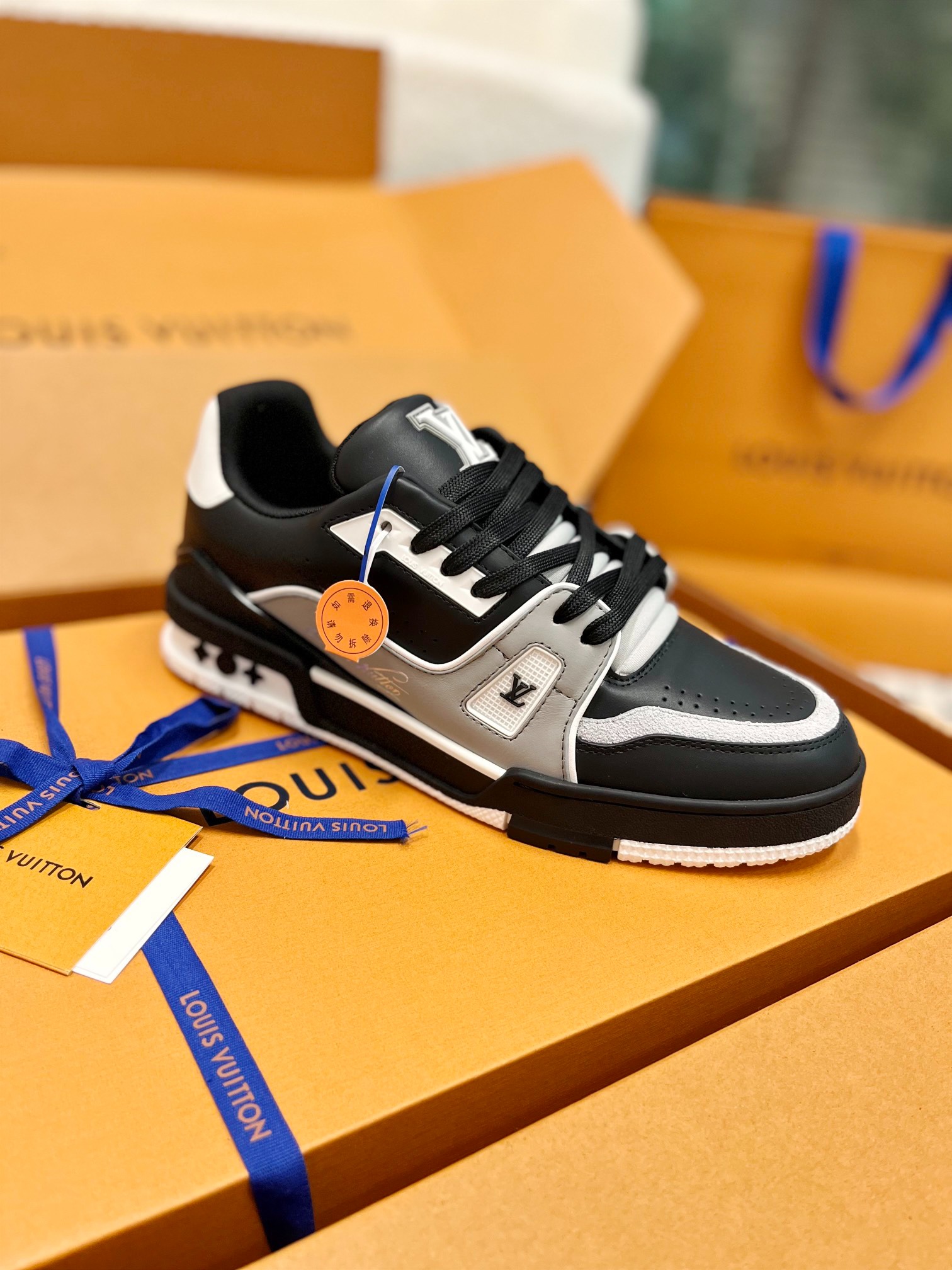 2026SS LV Trainer スニーカー ブラック ユニセックス 