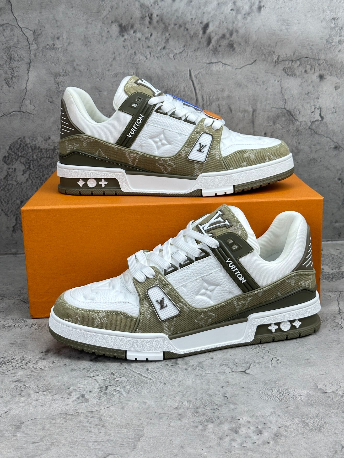 2026SS LV Trainer スニーカー  ユニセックス 