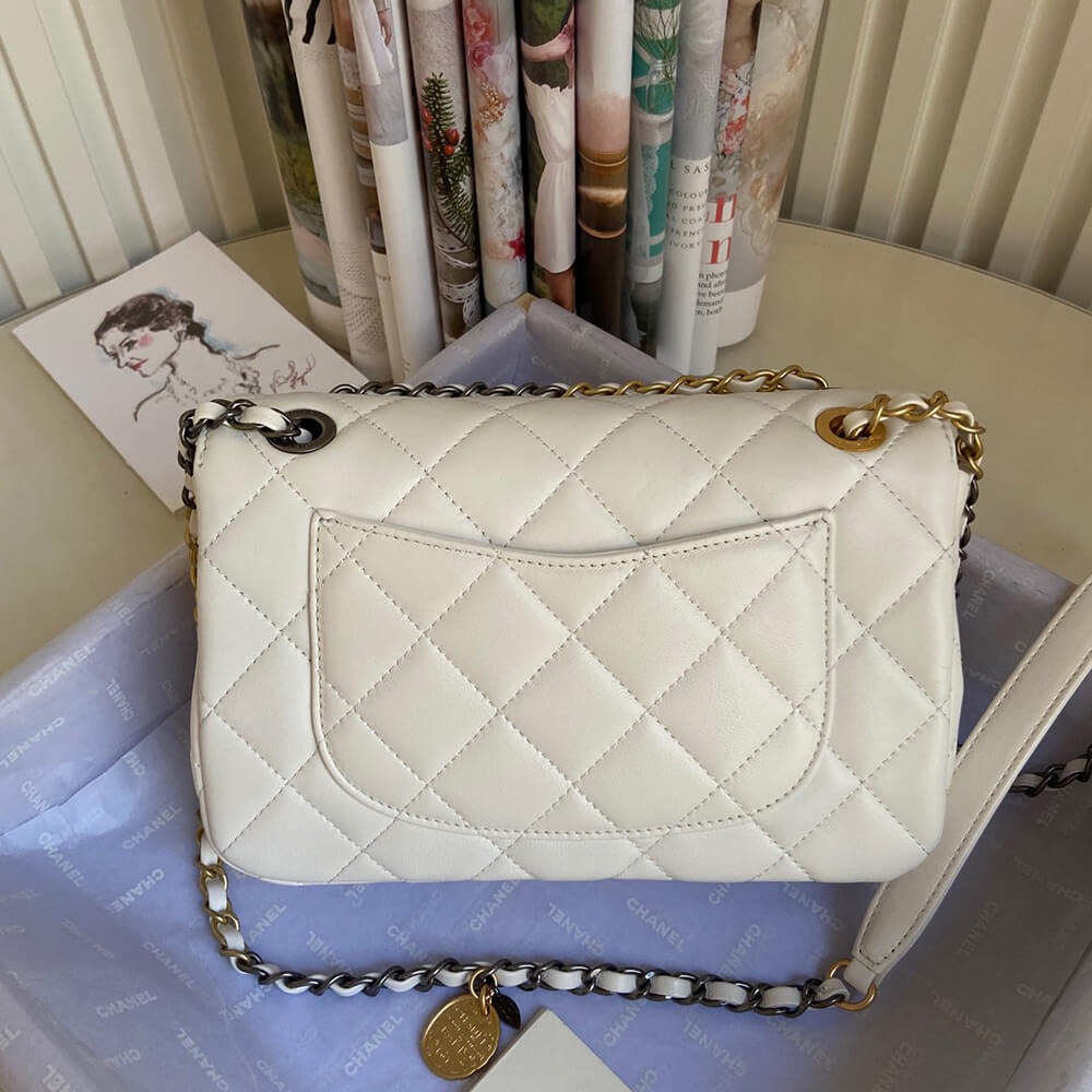 【入手困難】25ans雑誌掲載！中条あやみ愛用Chanel Pearls Charms Mini Flap Bag AS2978