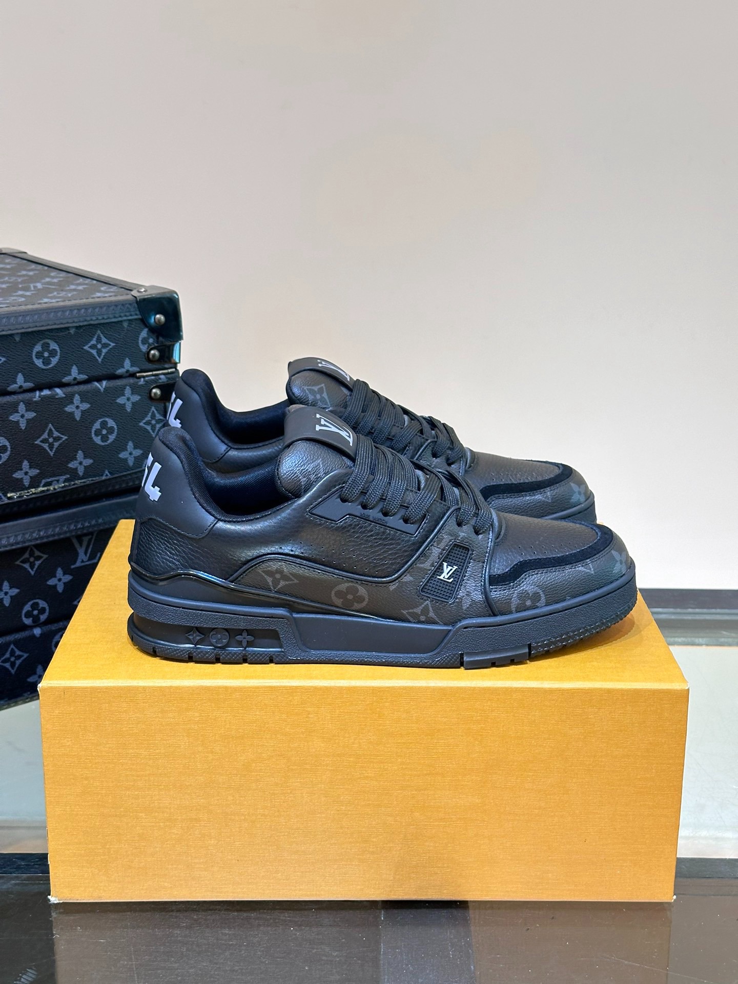 2026SS LV Trainer スニーカー ブラック ユニセックス 