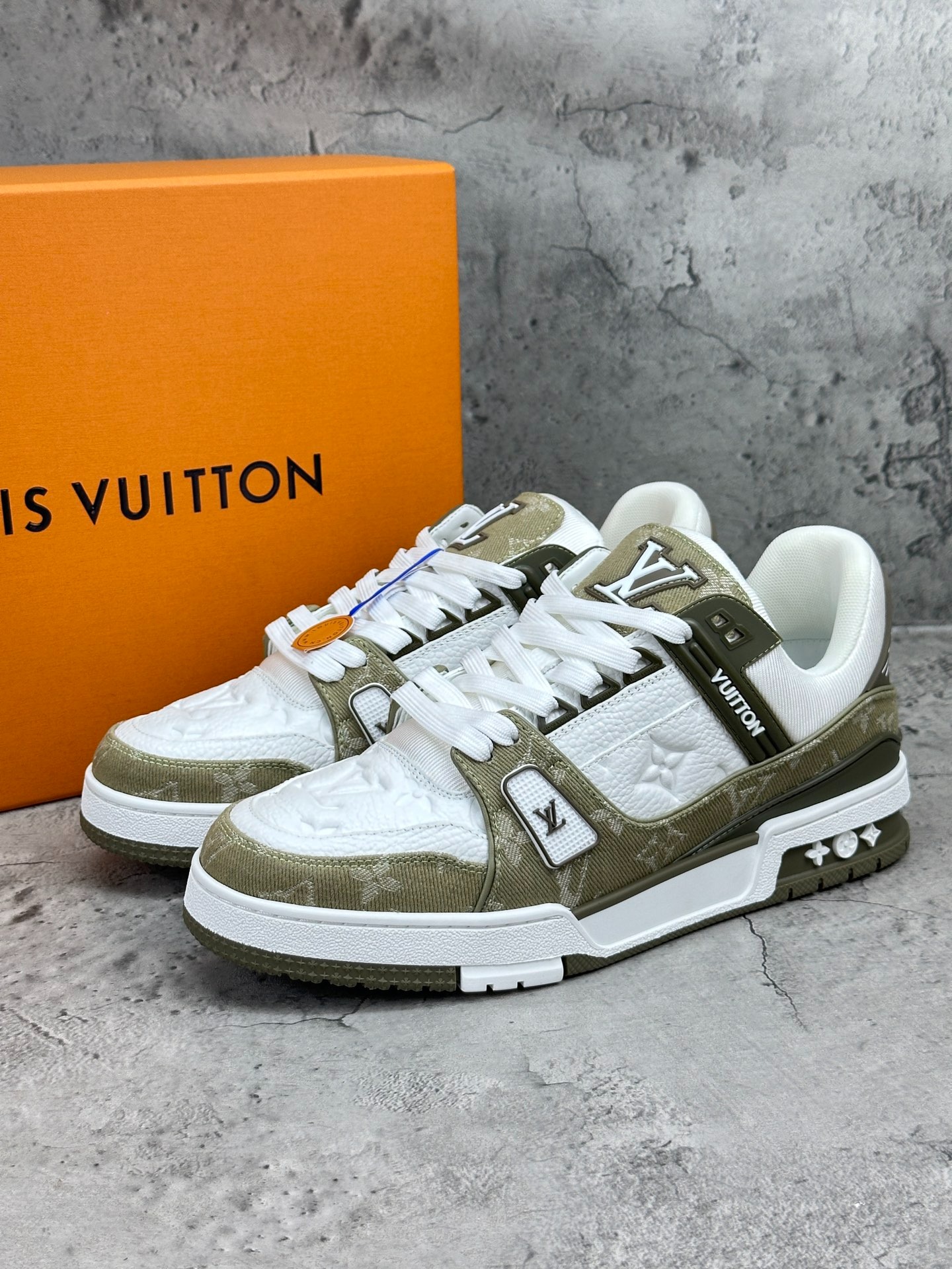 2026SS LV Trainer スニーカー  ユニセックス 