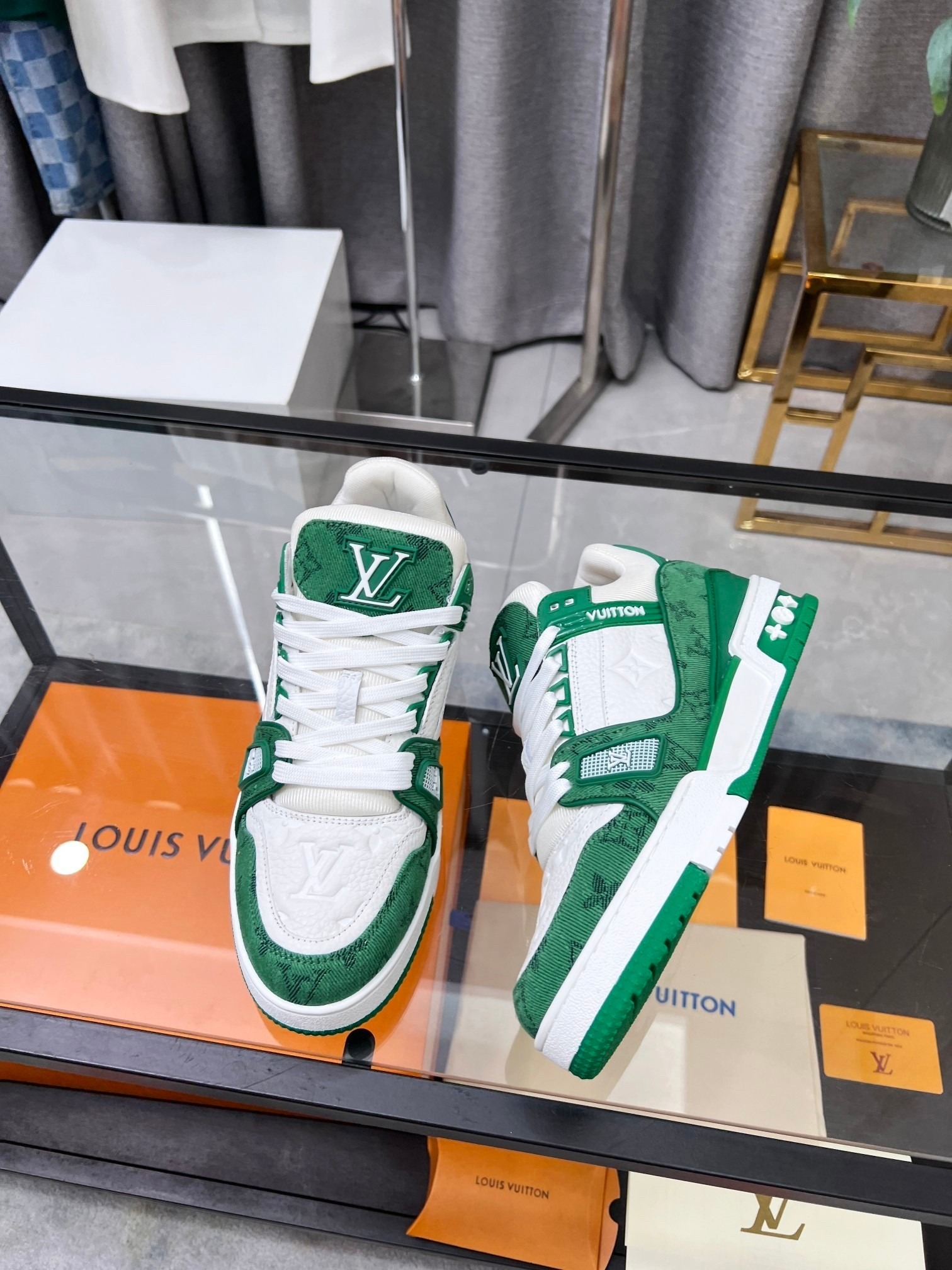 2026SS LV Trainer スニーカー  グリーン ユニセックス 