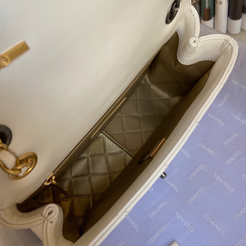 【入手困難】25ans雑誌掲載！中条あやみ愛用Chanel Pearls Charms Mini Flap Bag AS2978